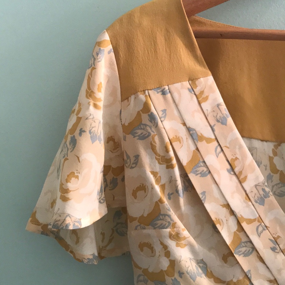 Fossil Short-sleeve Blouse Mustard Floral Print - Picture 3 of 4